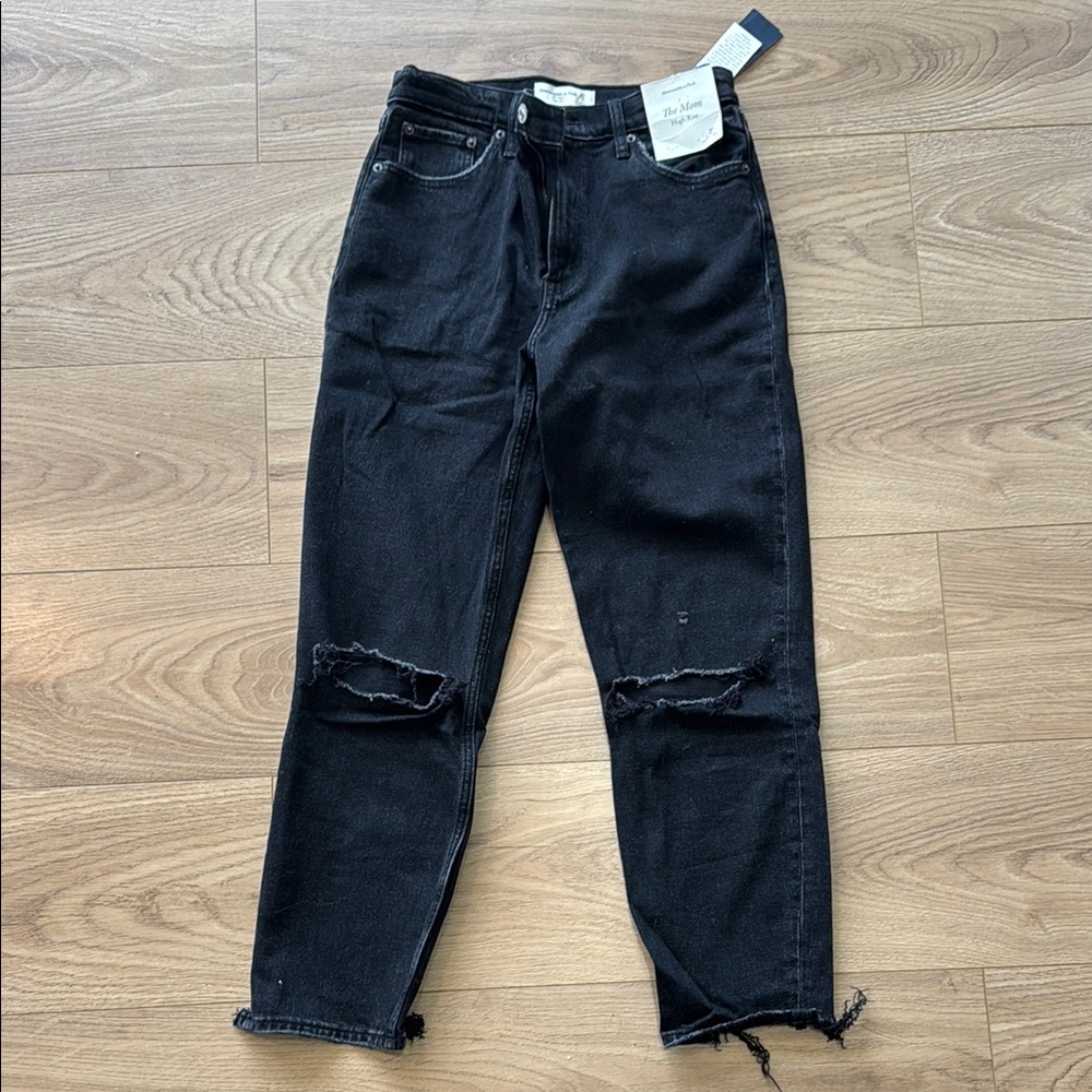 Abercrombie & Fitch Black High Rise The Mom Jeans